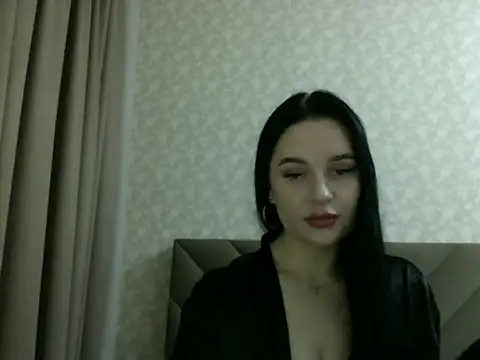 Lulii24 online show from October 2025 05:20:02 PM