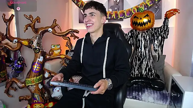 AdrianRinaldi online show from October 2025 08:26:01 PM