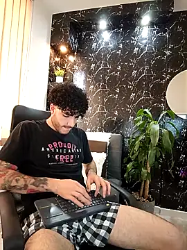 Rafael Mendezz online show from December 2025 08:27:01 PM