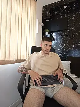 Snapshot of Rafael_Mendezz chatting on July 2026 08:22:01 PM Rafael Mendezz online show from July 2026 08:22:01 PM