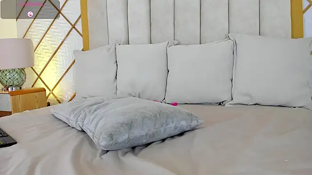 cocoamore online show from January 2026 11:35:01 AM