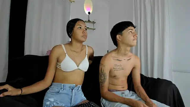 Snapshot of alice2liam chatting on October 2025 07:11:01 PM alice2liam online show from October 2025 07:11:01 PM