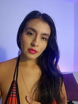 AliishaPss online show from November 2025 06:45:01 PM