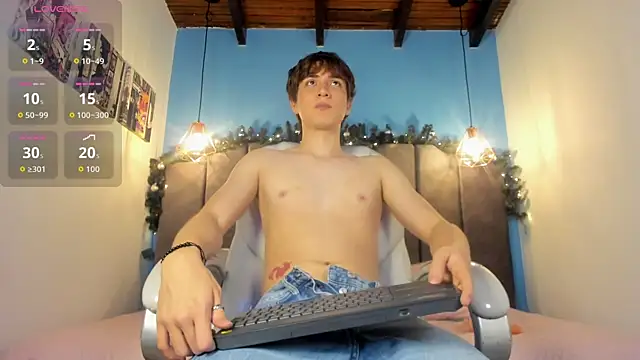 Oscar and dani online show from November 2025 03:43:02 AM