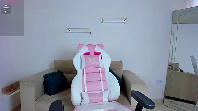 april smiith online show from February 2026 12:12:01 PM