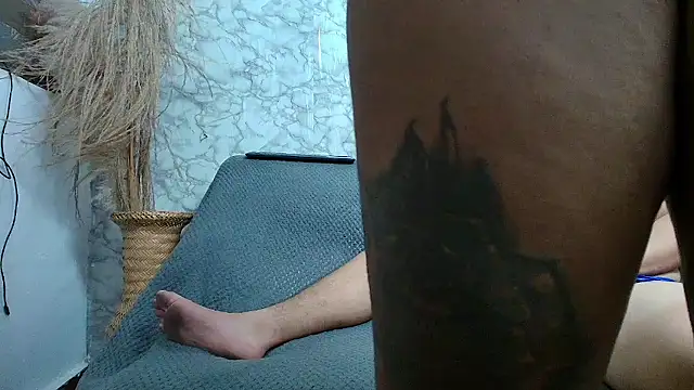 naomi campbel  online show from November 2025 04:23:01 PM