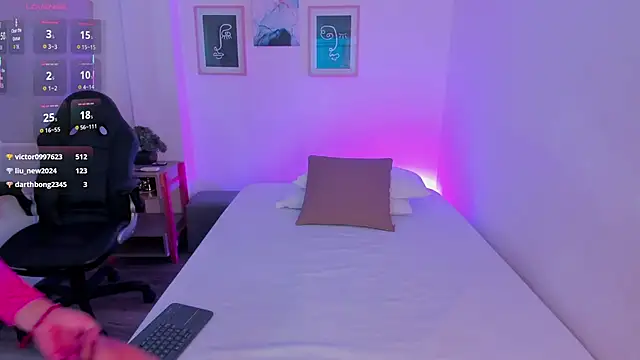 Snapshot of Anastasia_lauren chatting on December 2025 08:05:01 PM Anastasia lauren online show from December 2025 08:05:01 PM