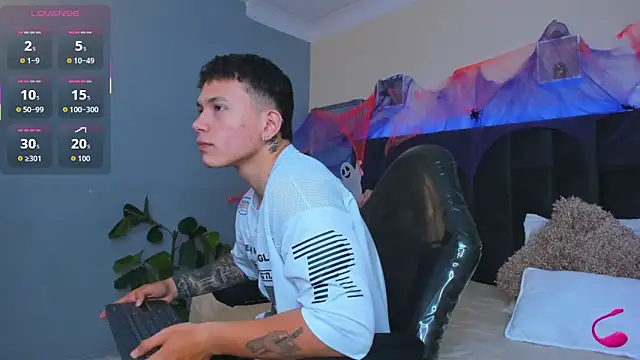 Thomas moon online show from October 2025 12:48:02 PM