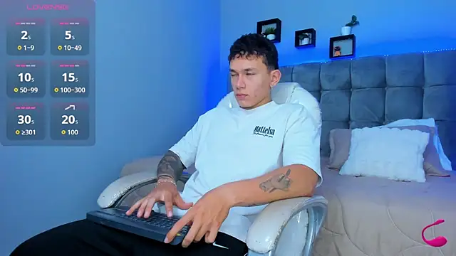 Thomas moon online show from December 2025 12:31:02 PM