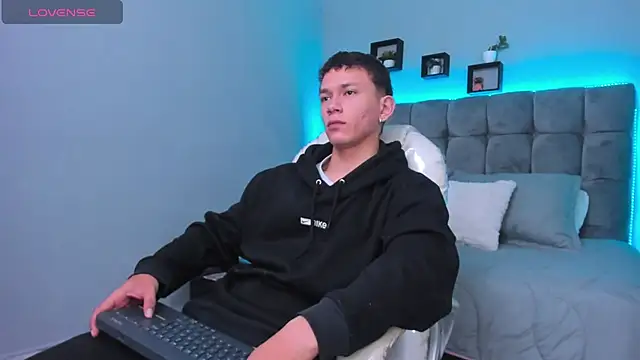 Thomas moon online show from February 2026 12:22:02 PM