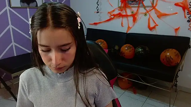 Adhara Kitten online show from November 2025 01:12:02 PM