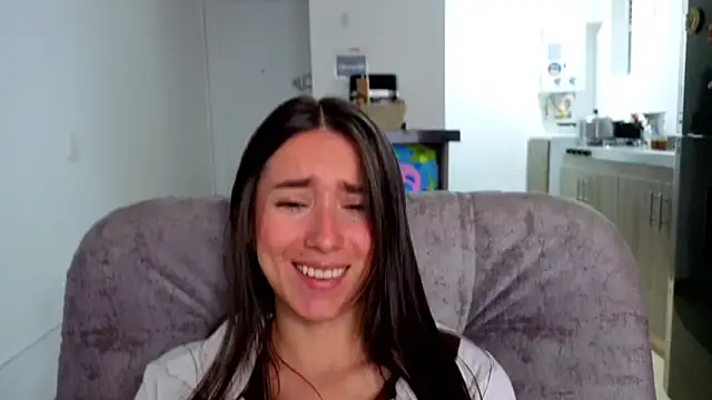 Adhara Kitten online show from April 2026 01:25:02 PM