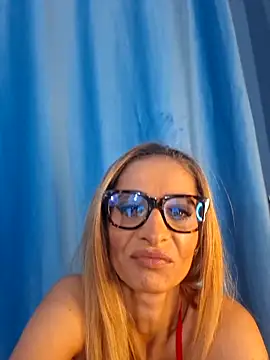 Snapshot of aellabeyonce chatting on October 2025 11:40:01 AM aellabeyonce online show from October 2025 11:40:01 AM