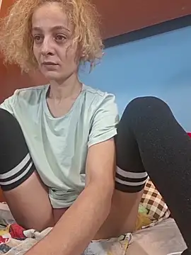 Snapshot of aellabeyonce chatting on November 2025 08:06:01 AM aellabeyonce online show from November 2025 08:06:01 AM