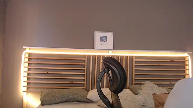 Snapshot of PaulEvens chatting on February 2026 01:04:01 PM PaulEvens online show from February 2026 01:04:01 PM