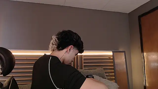 Snapshot of PaulEvens chatting on February 2026 02:20:02 PM PaulEvens online show from February 2026 02:20:02 PM