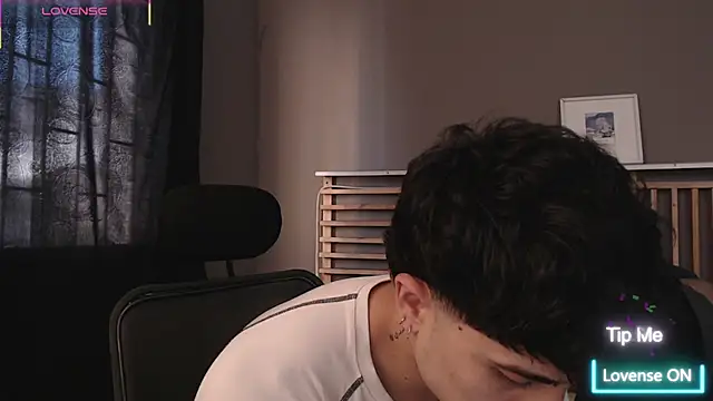 Snapshot of PaulEvens chatting on February 2026 01:00:02 PM PaulEvens online show from February 2026 01:00:02 PM