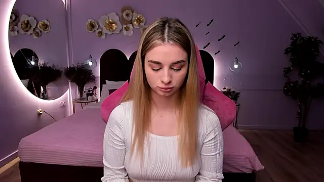 SweetyLicky online show from November 2025 04:09:02 PM