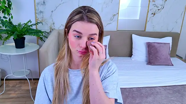 SweetyLicky online show from February 2026 04:07:02 PM