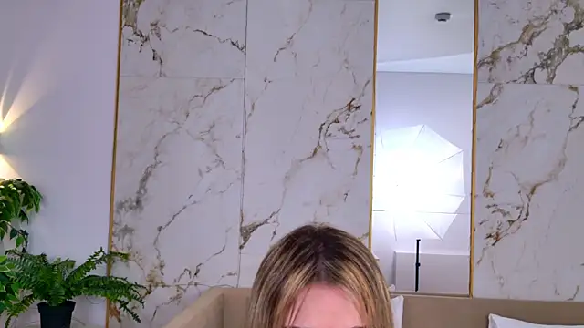 SweetyLicky online show from April 2026 03:28:01 PM