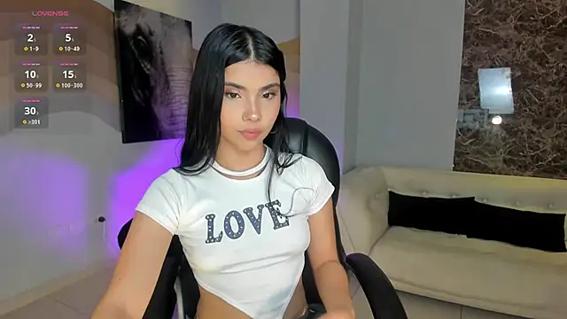 MiaLaurence online show from November 2025 07:05:02 PM