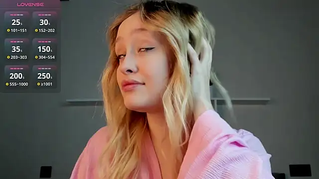 Julliakoill online show from November 2025 08:46:02 AM