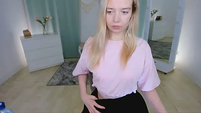 BellaMontgomery online show from August 2026 10:52:02 PM