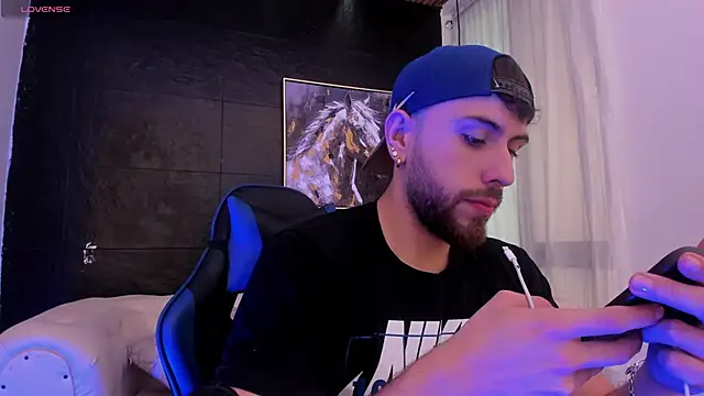 Maximo Wolff online show from October 2025 07:56:01 PM