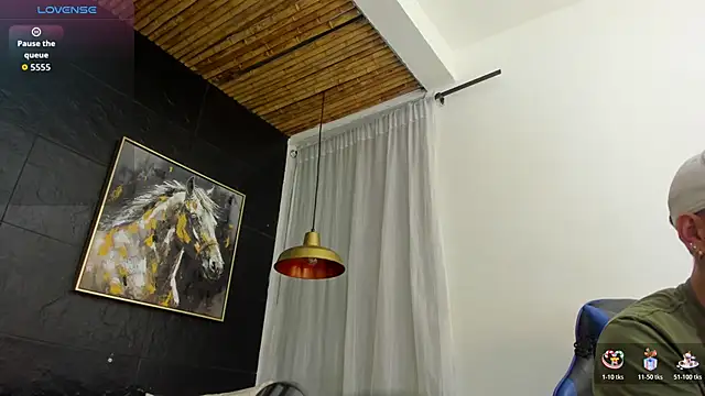 Maximo Wolff online show from October 2025 08:27:02 PM