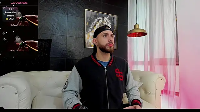 Maximo Wolff online show from November 2025 07:12:01 PM