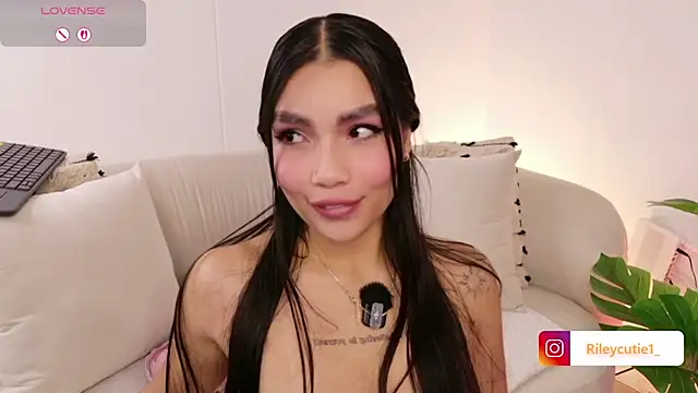 Cutie Riley online show from February 2026 11:59:01 AM