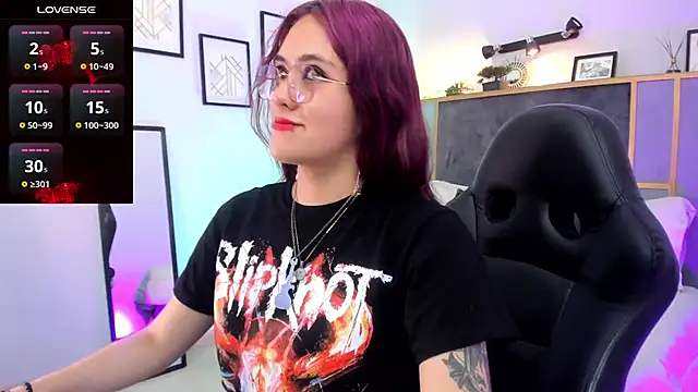 Snapshot of Azurra_amatto2 chatting on May 2026 08:47:02 PM Azurra amatto2 online show from May 2026 08:47:02 PM