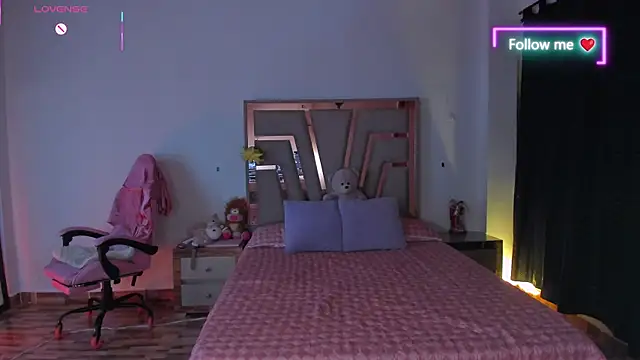 lunaarose online show from January 2026 04:06:02 AM