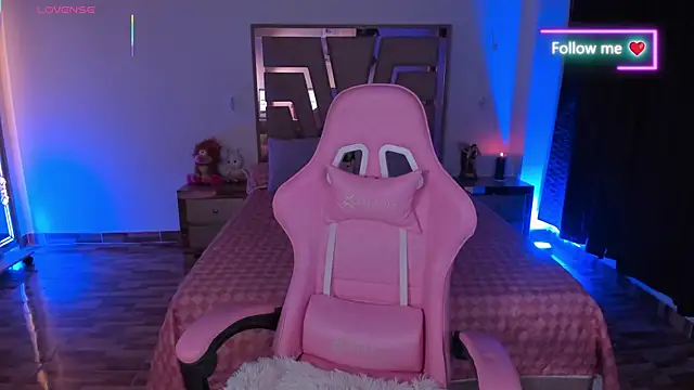 lunaarose online show from April 2026 03:07:02 AM