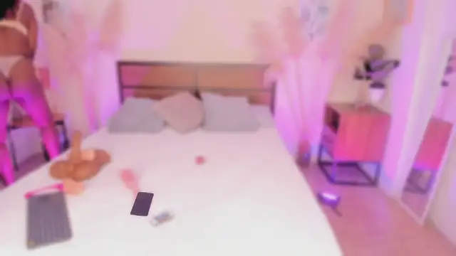 Snapshot of EmaaaBrown_ chatting on March 2026 05:12:02 AM EmaaaBrown online show from March 2026 05:12:02 AM