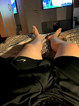 Snapshot of YoungDick004 chatting on October 2025 12:45:02 PM YoungDick004 online show from October 2025 12:45:02 PM