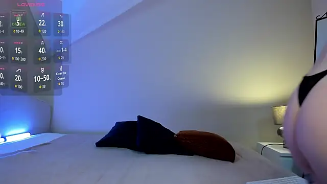 Naomi Urban online show from September 2025 09:27:01 PM