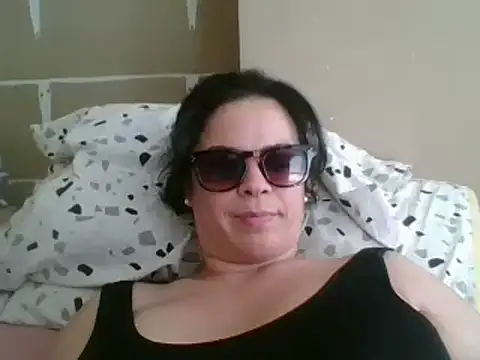 ITALIANASISIXX online show from April 2026 02:12:02 PM
