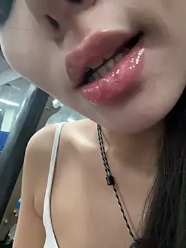 jiajia L online show from March 2026 11:49:02 AM