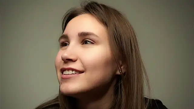 Snapshot of EthalFlowers chatting on October 2025 01:04:02 AM EthalFlowers online show from October 2025 01:04:02 AM