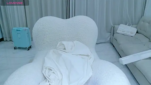 rainybb online show from October 2025 12:25:02 PM