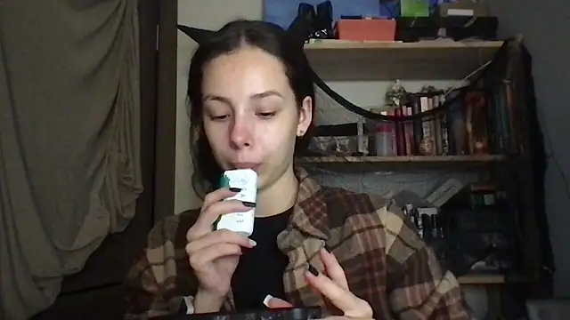 Yuna5343 online show from November 2025 09:47:01 PM