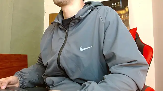 Snapshot of alexgiraldo__ chatting on May 2026 12:23:01 PM alexgiraldo online show from May 2026 12:23:01 PM