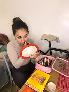 Snapshot of jessens144 chatting on September 2025 03:22:02 PM jessens144 online show from September 2025 03:22:02 PM
