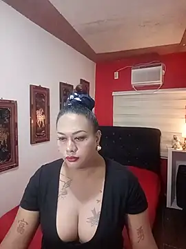 Snapshot of EmmaKantutera chatting on July 2026 12:04:02 PM EmmaKantutera online show from July 2026 12:04:02 PM