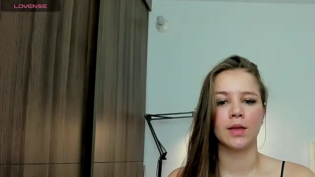 Mia Spencer1  online show from November 2025 01:55:01 PM