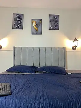 Samara Hadi  online show from November 2025 09:04:01 PM