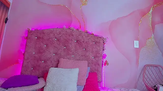 Mila grace  online show from December 2025 06:36:02 PM