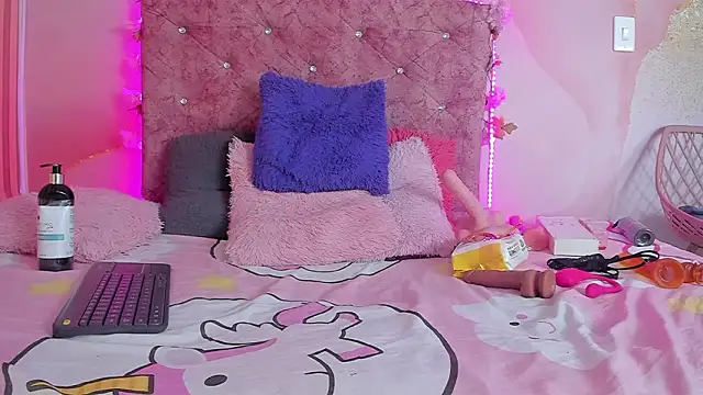 Mila grace  online show from March 2026 06:35:02 PM