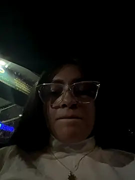 Alyha Cortes online show from November 2025 01:39:01 AM